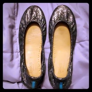 EUC Drago Tieks, size 9